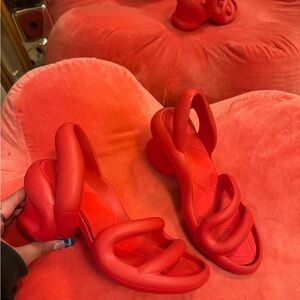 Camper Kobarah Red Heels